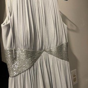 Stunning Floor Length Silver / Light Gray Gown, size 8